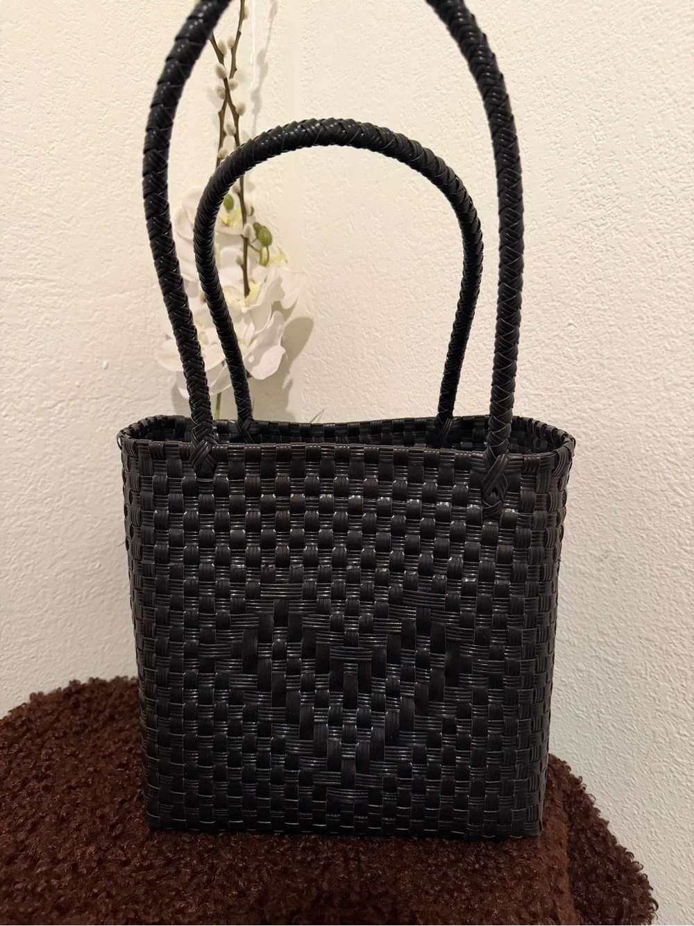 N/A handwoven tote